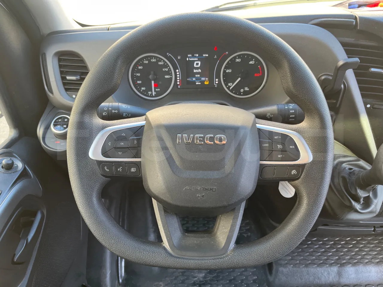 Iveco Daily   A65C18 - Euro6 - 129kW - 7.686mt - steering wheel photo