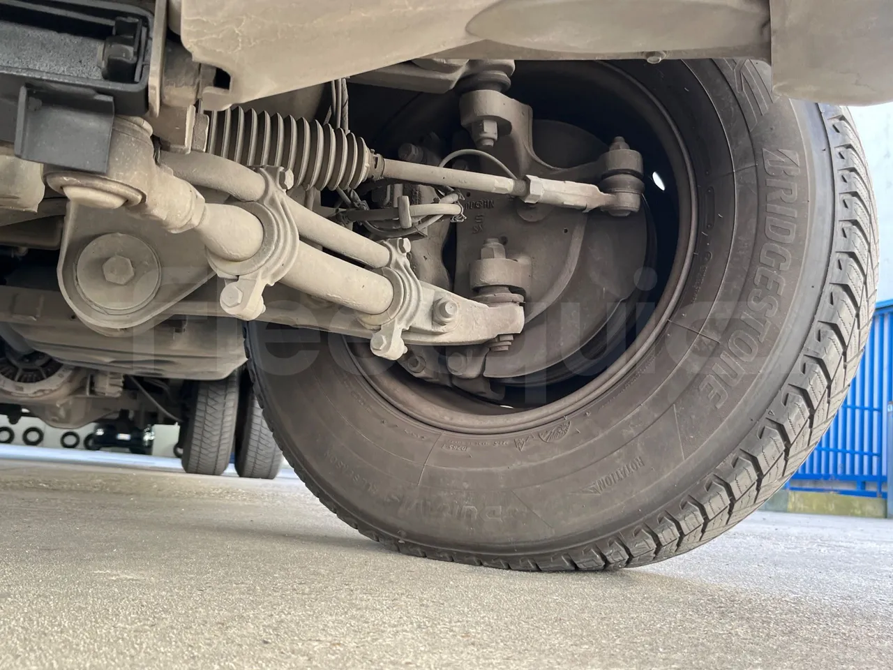 Iveco Daily   A65C18 - Euro6 - 129kW - 7.686mt - front axle left side