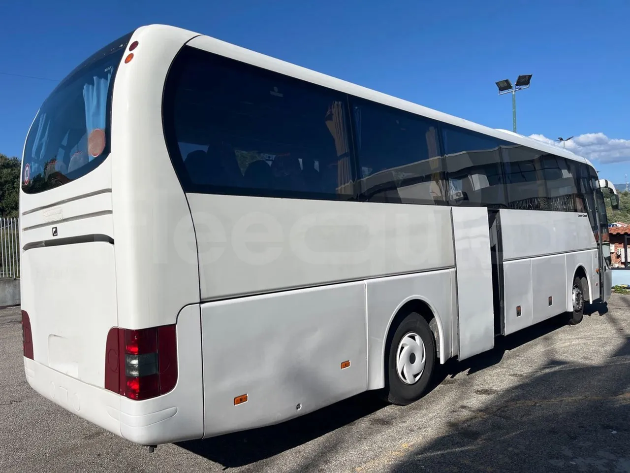 Man Lion's Coach AG R07 - EUR3 - 301kW - 12m -  D2866 LOH34 - 3/4 right rear doors open