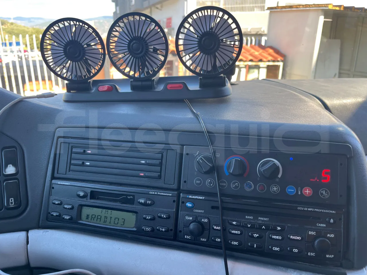 Man Lion's Coach AG R07 - EUR3 - 301kW - 12m -  D2866 LOH34 - radio accessories photo
