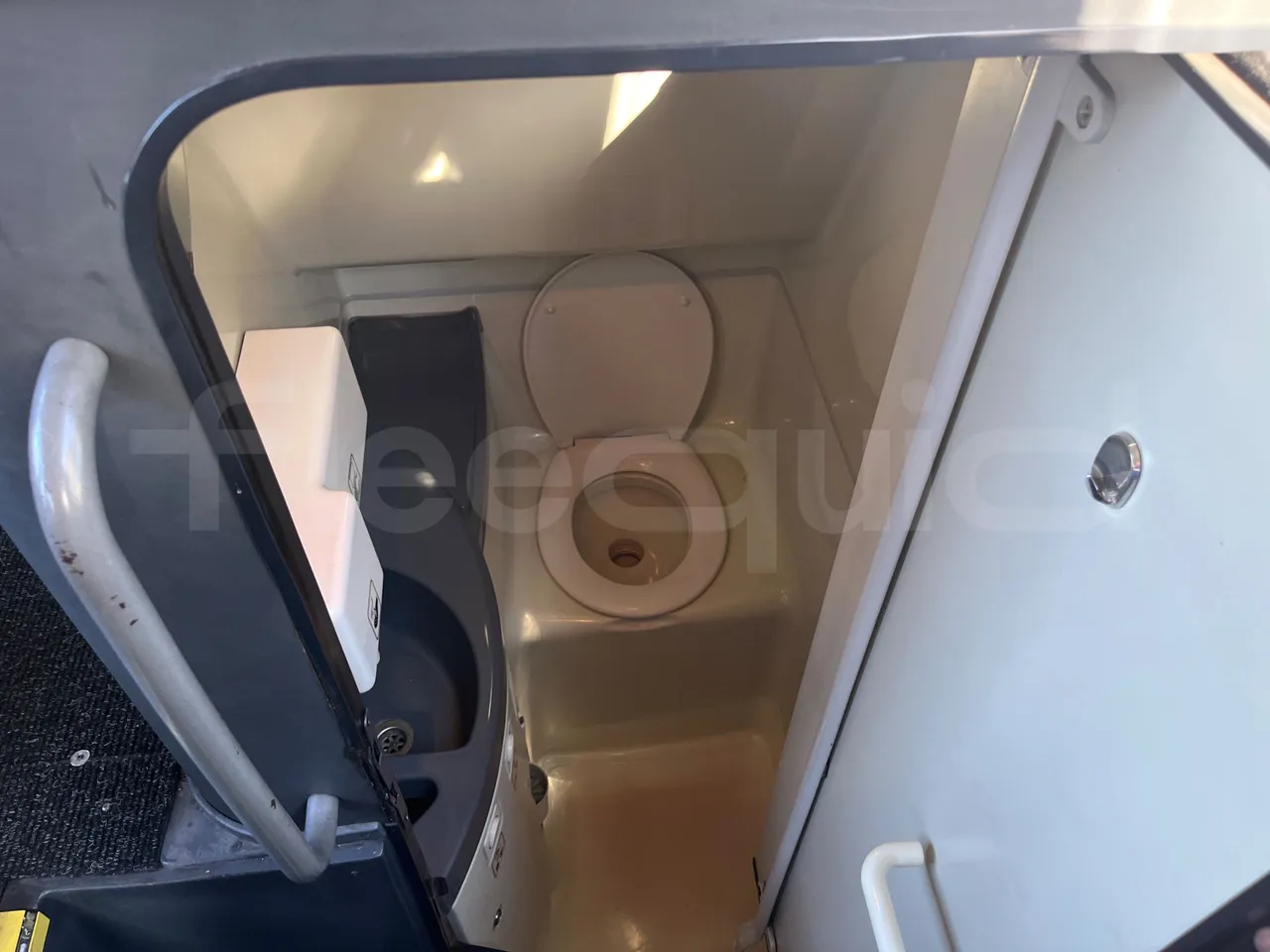 Man Lion's Coach AG R07 - EUR3 - 301kW - 12m -  D2866 LOH34 - toilette accessories photo