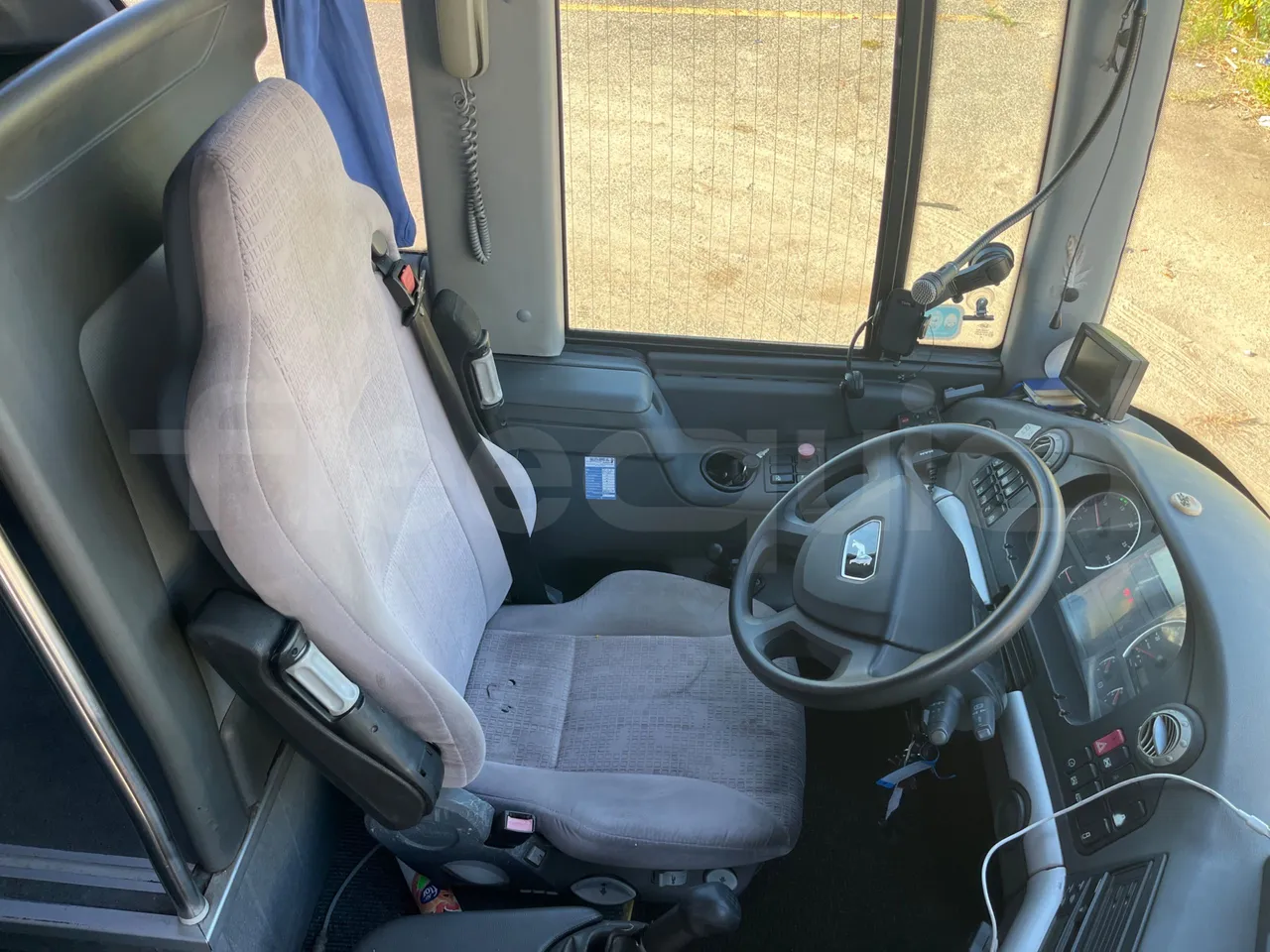 Man Lion's Coach AG R07 - EUR3 - 301kW - 12m -  D2866 LOH34 - driver's seat photo