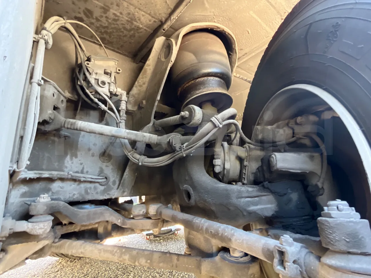 Man Lion's Coach AG R07 - EUR3 - 301kW - 12m -  D2866 LOH34 - front air springs right