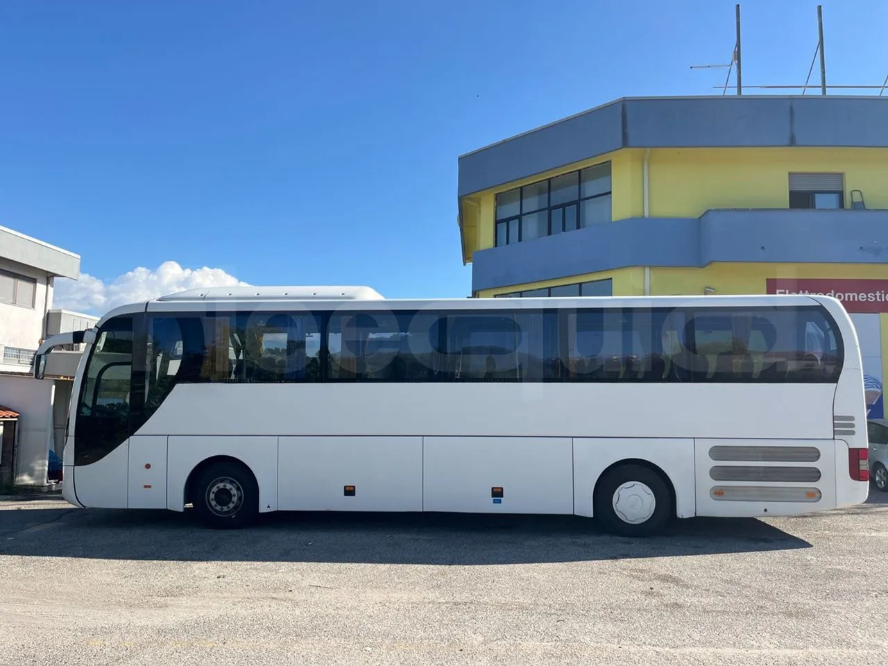 Man Lion's Coach AG R07 - EUR3 - 301kW - 12m -  D2866 LOH34 - left side photo