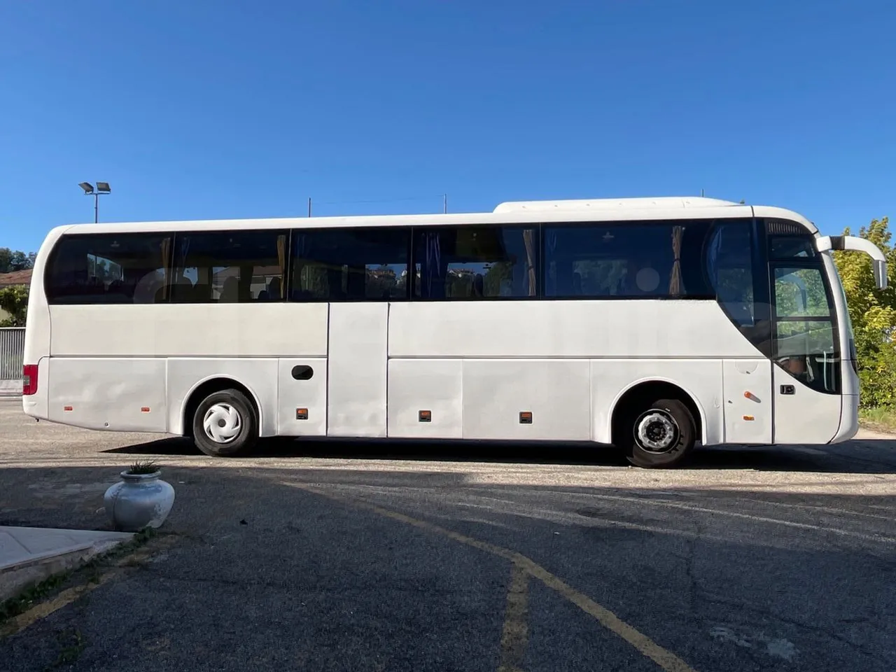 Man Lion's Coach AG R07 - EUR3 - 301kW - 12m -  D2866 LOH34 - right side doors closed