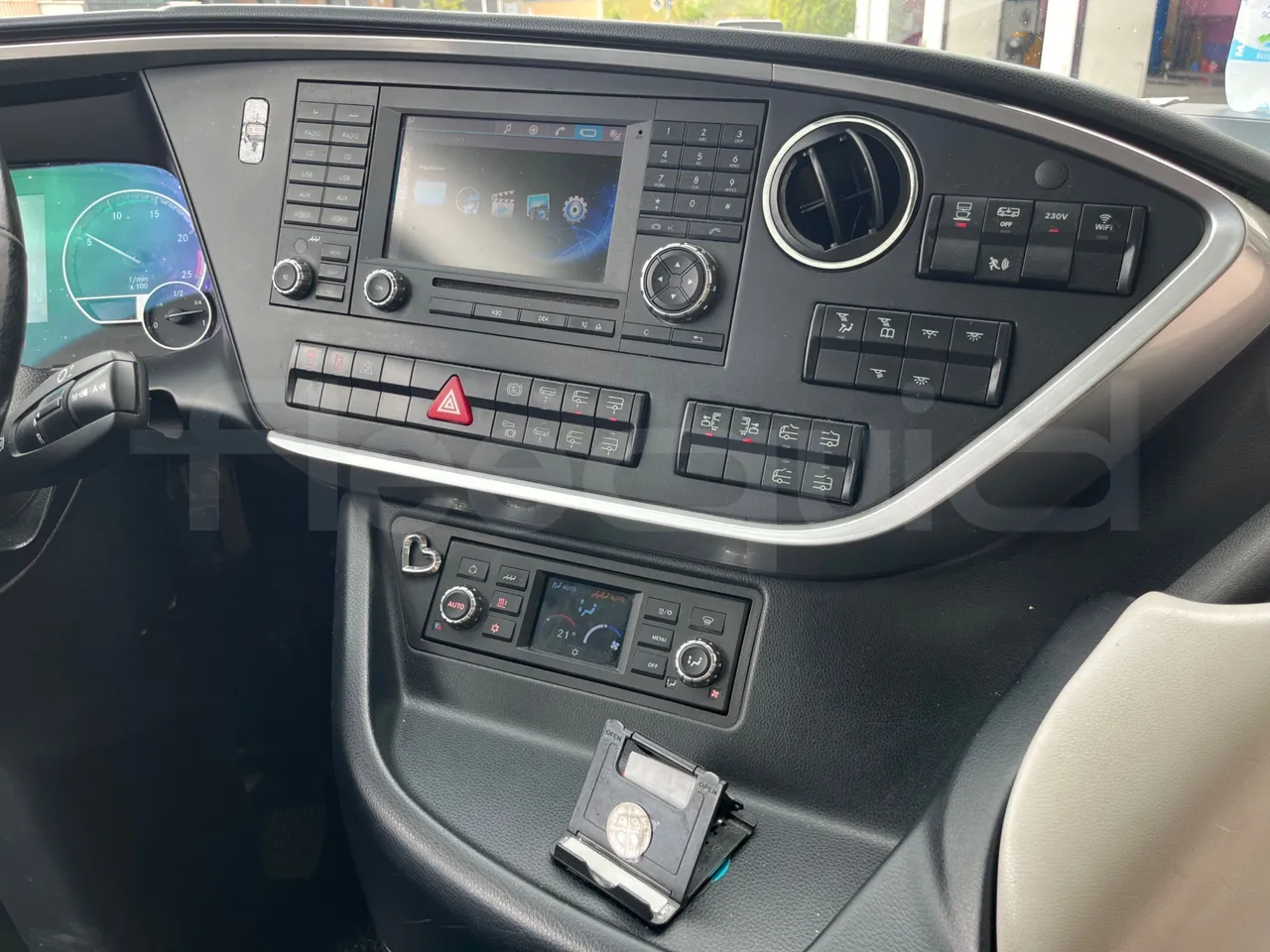 Setra S517 - radio accessories photo