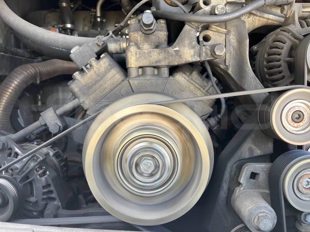Setra S517 - air conditioning compressor
