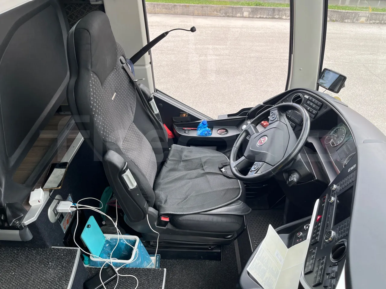 Setra S517 - driver's seat photo