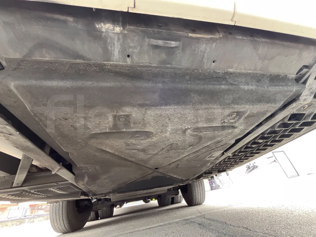 Setra S517 - engine without protection