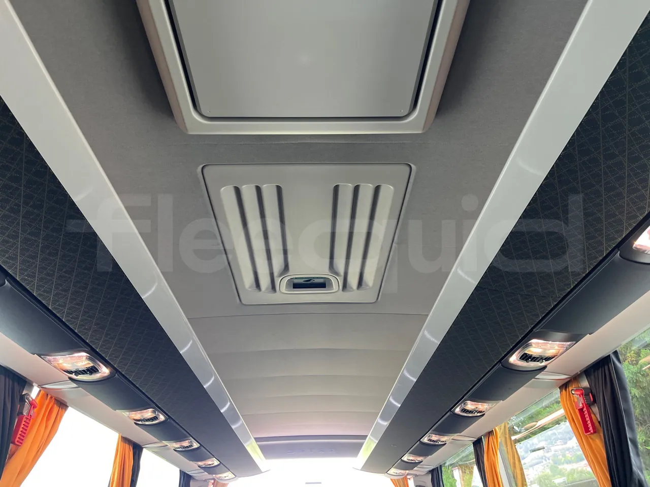 Setra S517 - roof hatch 2