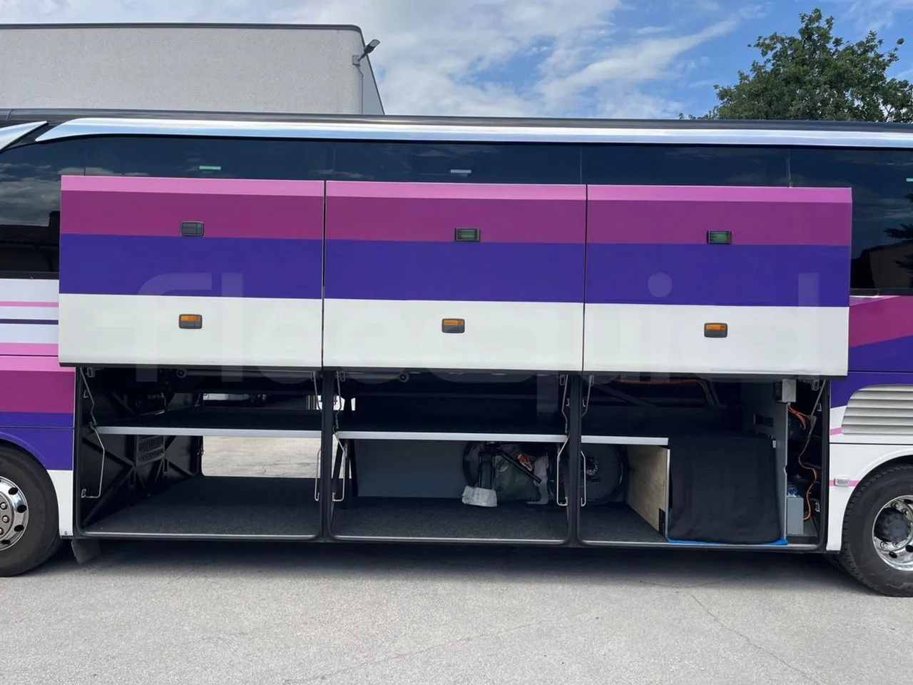 Setra S517 - luggage rack photo
