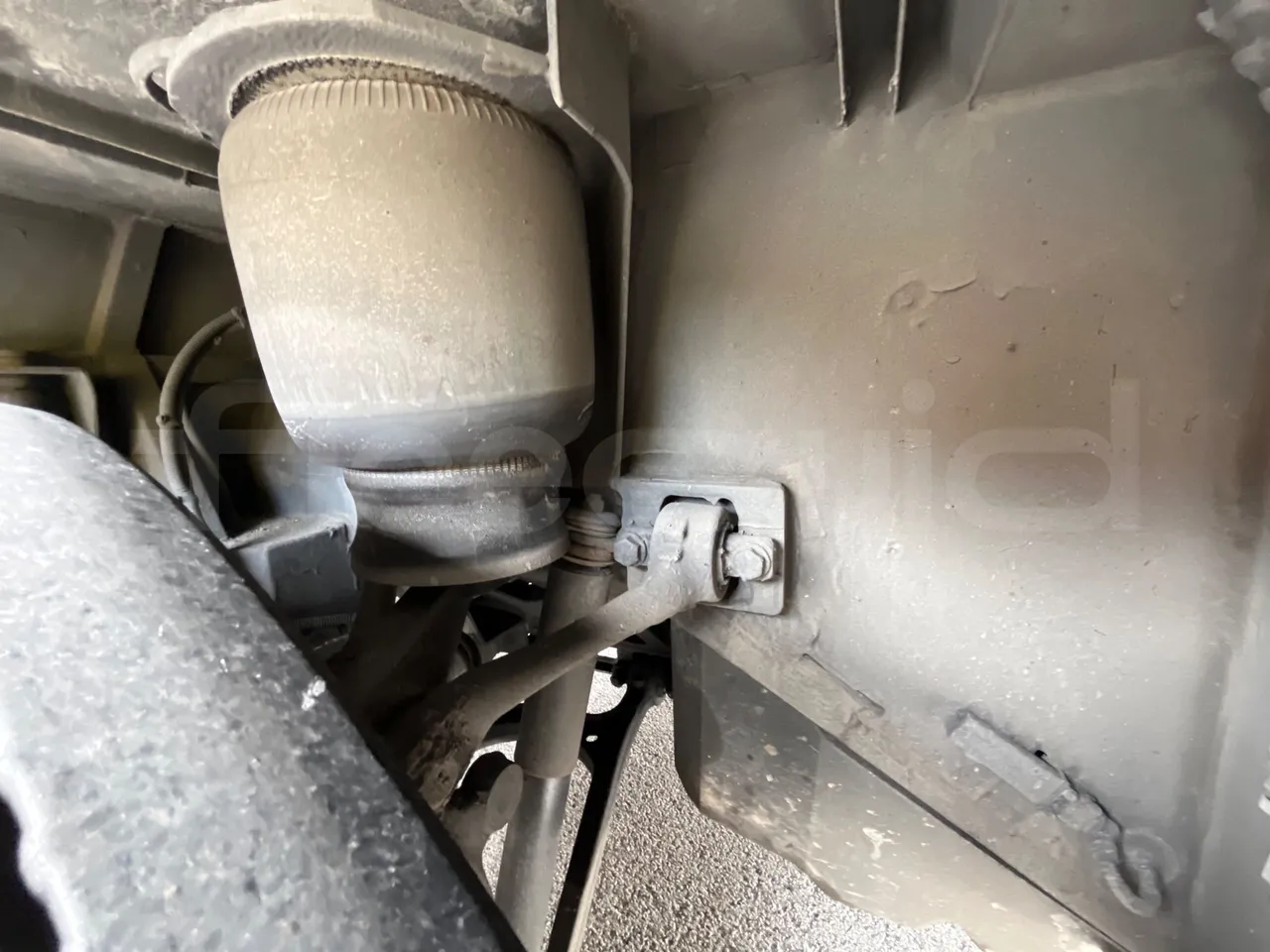 Setra S517 - axle 3 air springs 2 left