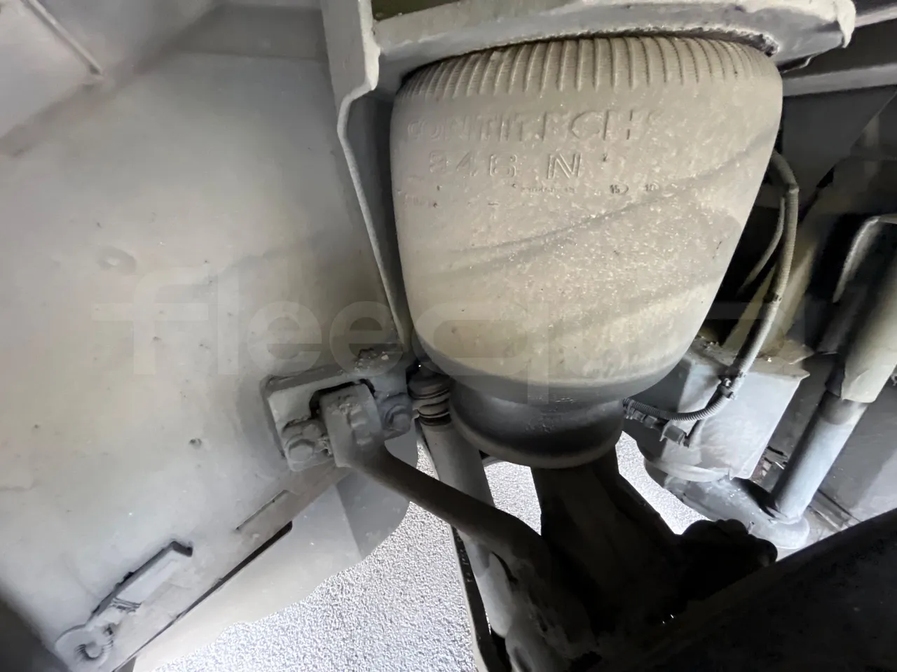 Setra S517 - axle 3 air springs 2 right