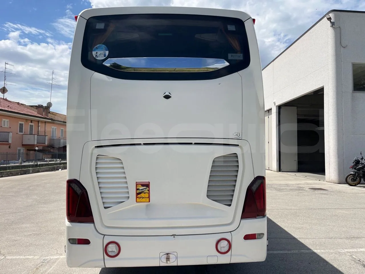 Setra S517 - rear hatch closed