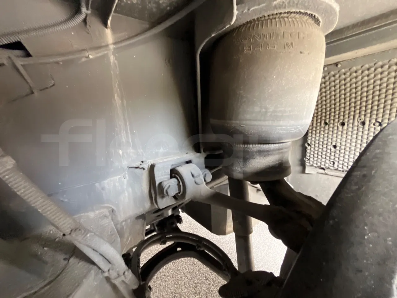 Setra S517 - axel 3 shock absorbers 2 left