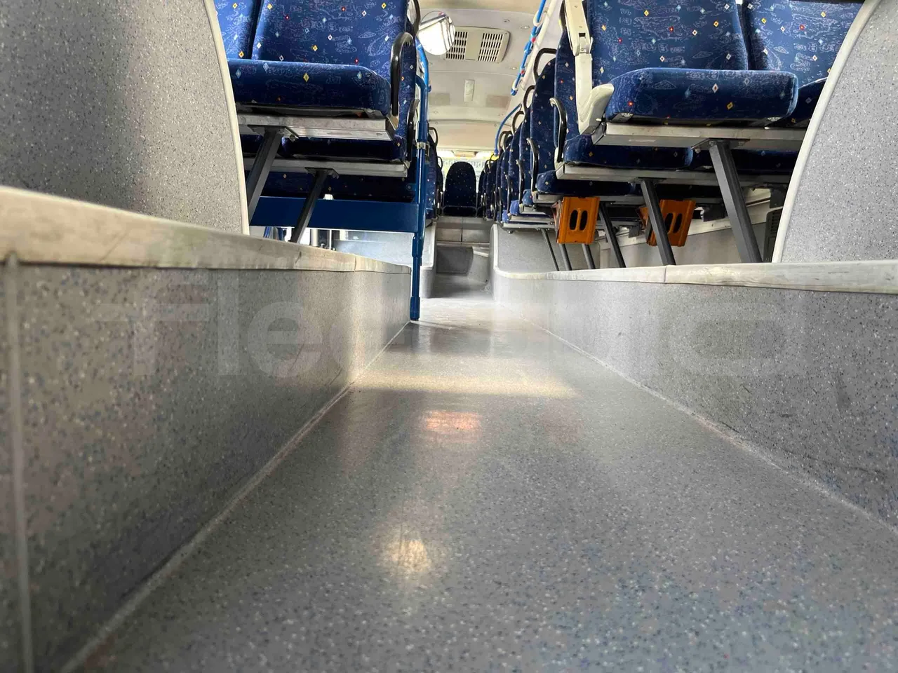 Man A20 - seat brackets photo