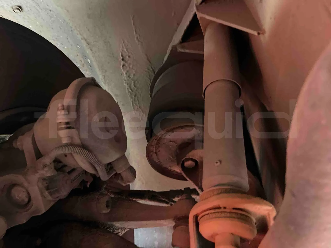 Man A20 - front shock absorbers left