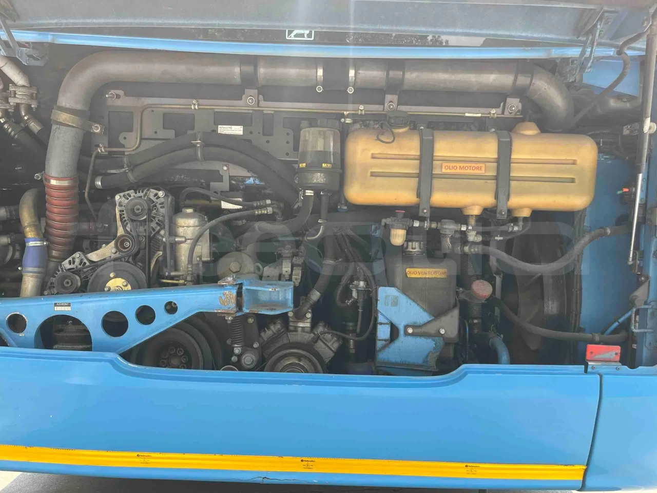 Man A20 - rear hatch open