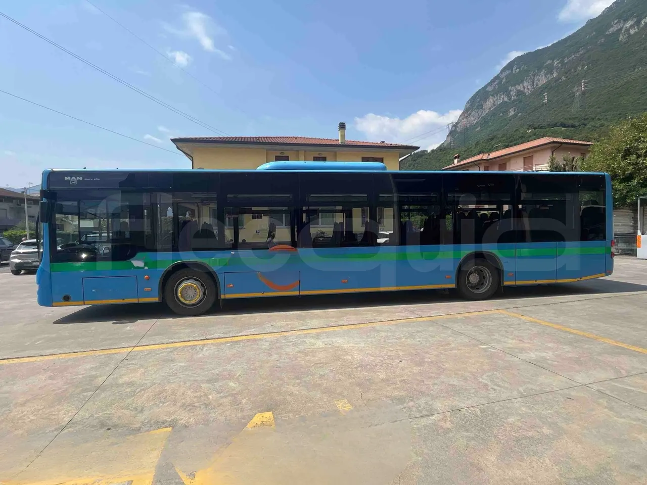 Man A20 - left side photo