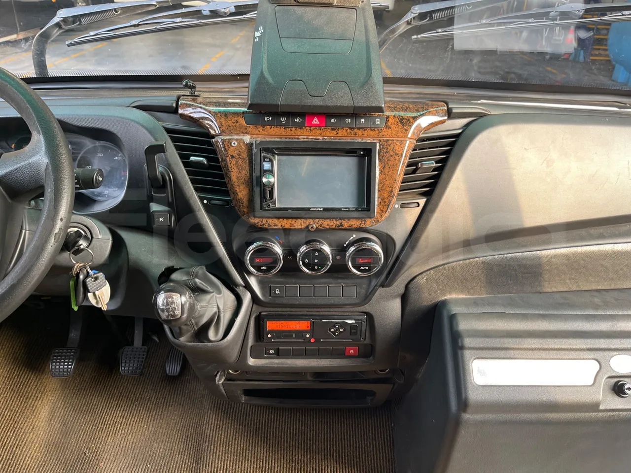 Iveco Daily DYPARRO - EUR6 - 312kW - 8.620m - radio accessories photo