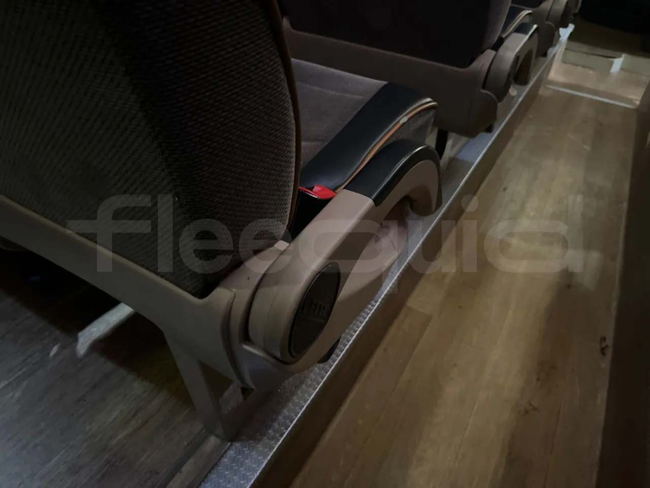 Iveco Daily DYPARRO - EUR6 - 312kW - 8.620m - armrest detail photo