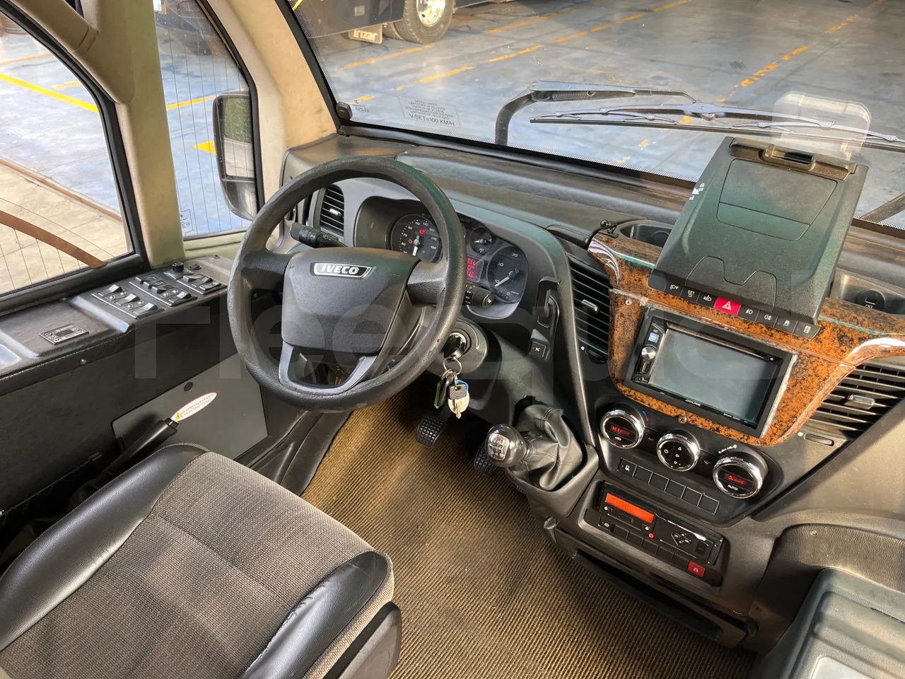 Iveco Daily DYPARRO - EUR6 - 312kW - 8.620m - buttons panels on