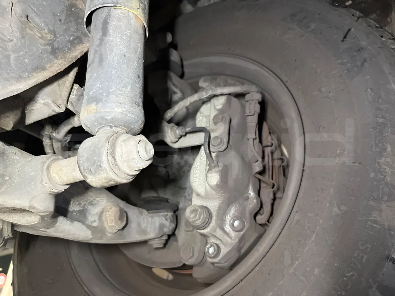 Iveco Daily DYPARRO - EUR6 - 312kW - 8.620m - front brake calipers right