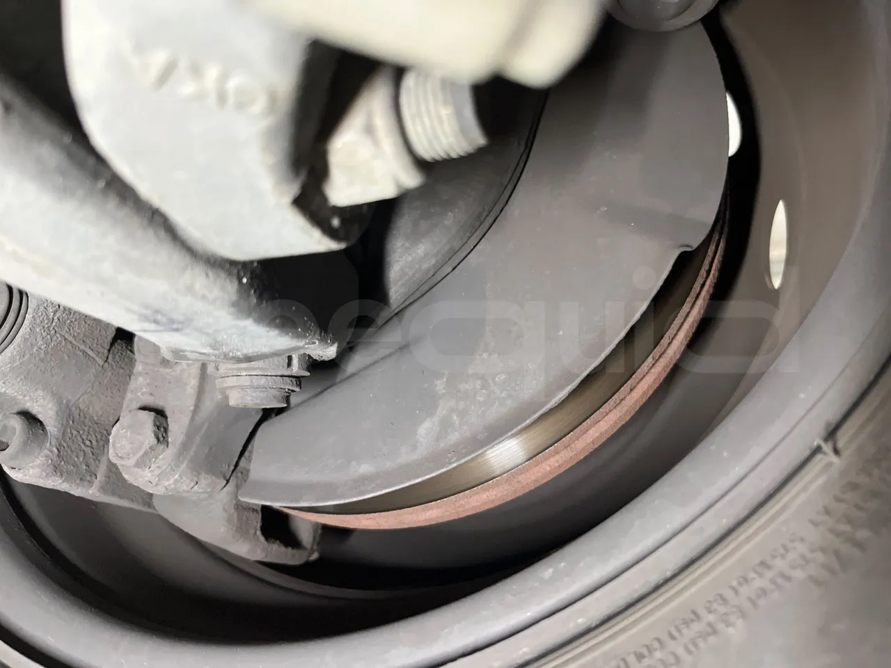 Iveco Daily DYPARRO - EUR6 - 312kW - 8.620m - front discs left