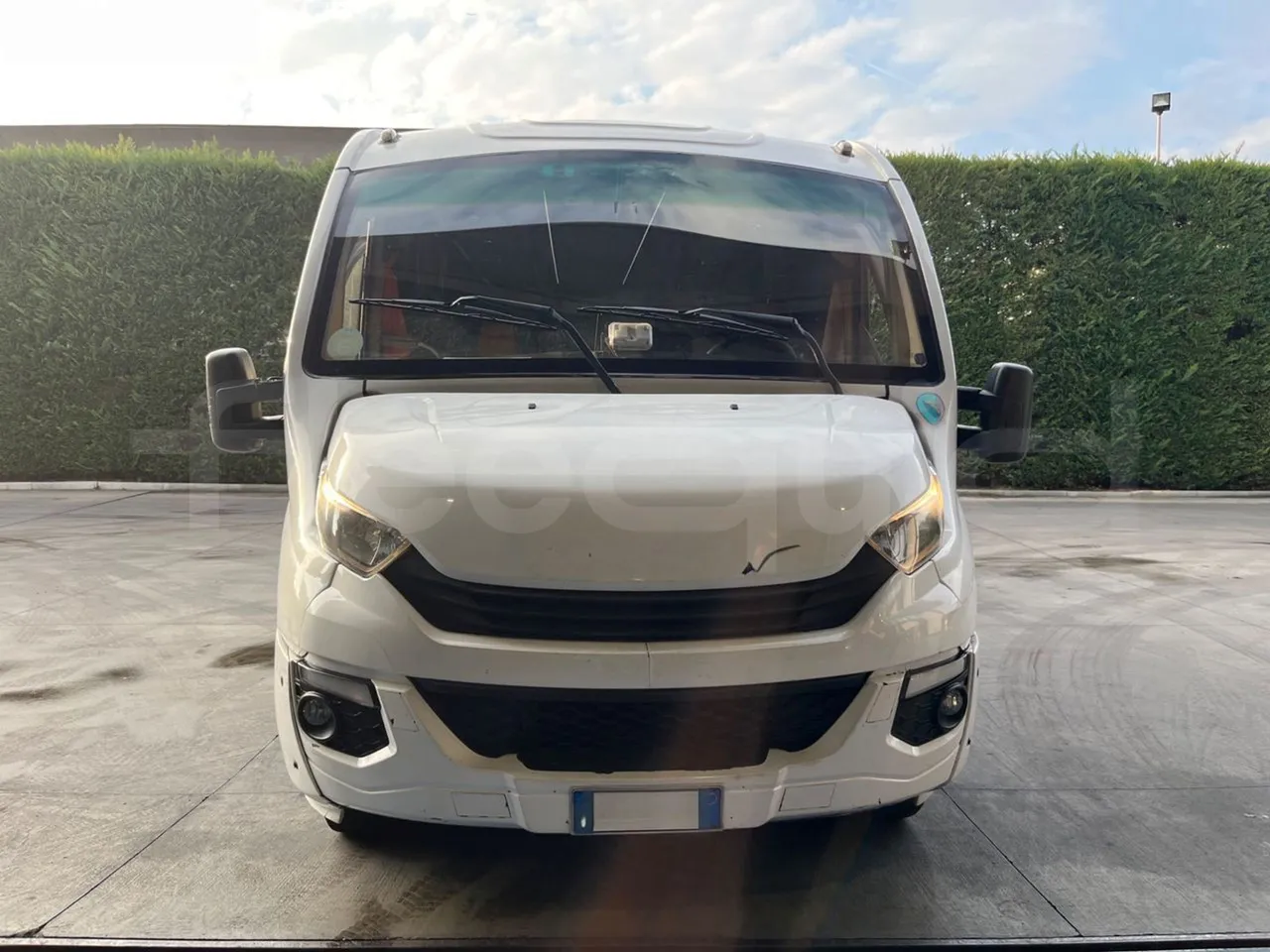 Iveco Daily DYPARRO - EUR6 - 312kW - 8.620m - front photo