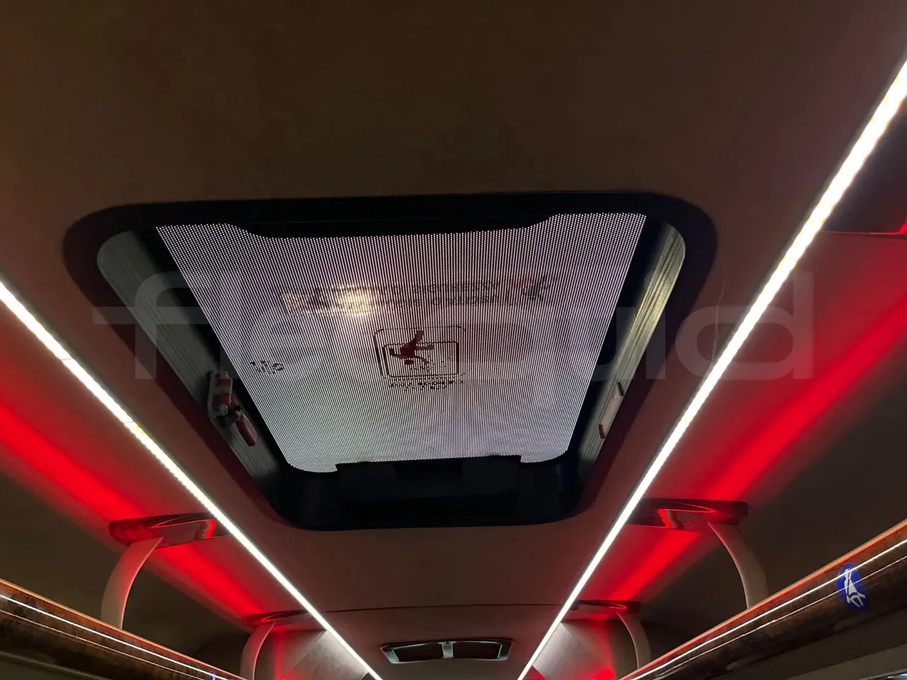 Iveco Daily DYPARRO - EUR6 - 312kW - 8.620m - roof hatch 1