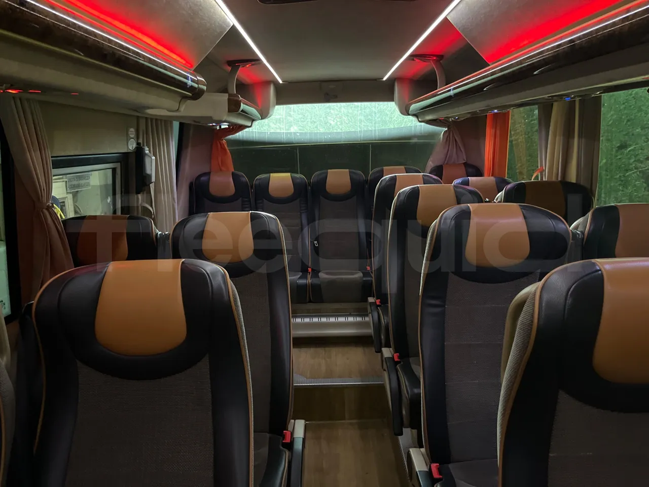 Iveco Daily DYPARRO - EUR6 - 312kW - 8.620m - reverse view middle aisle