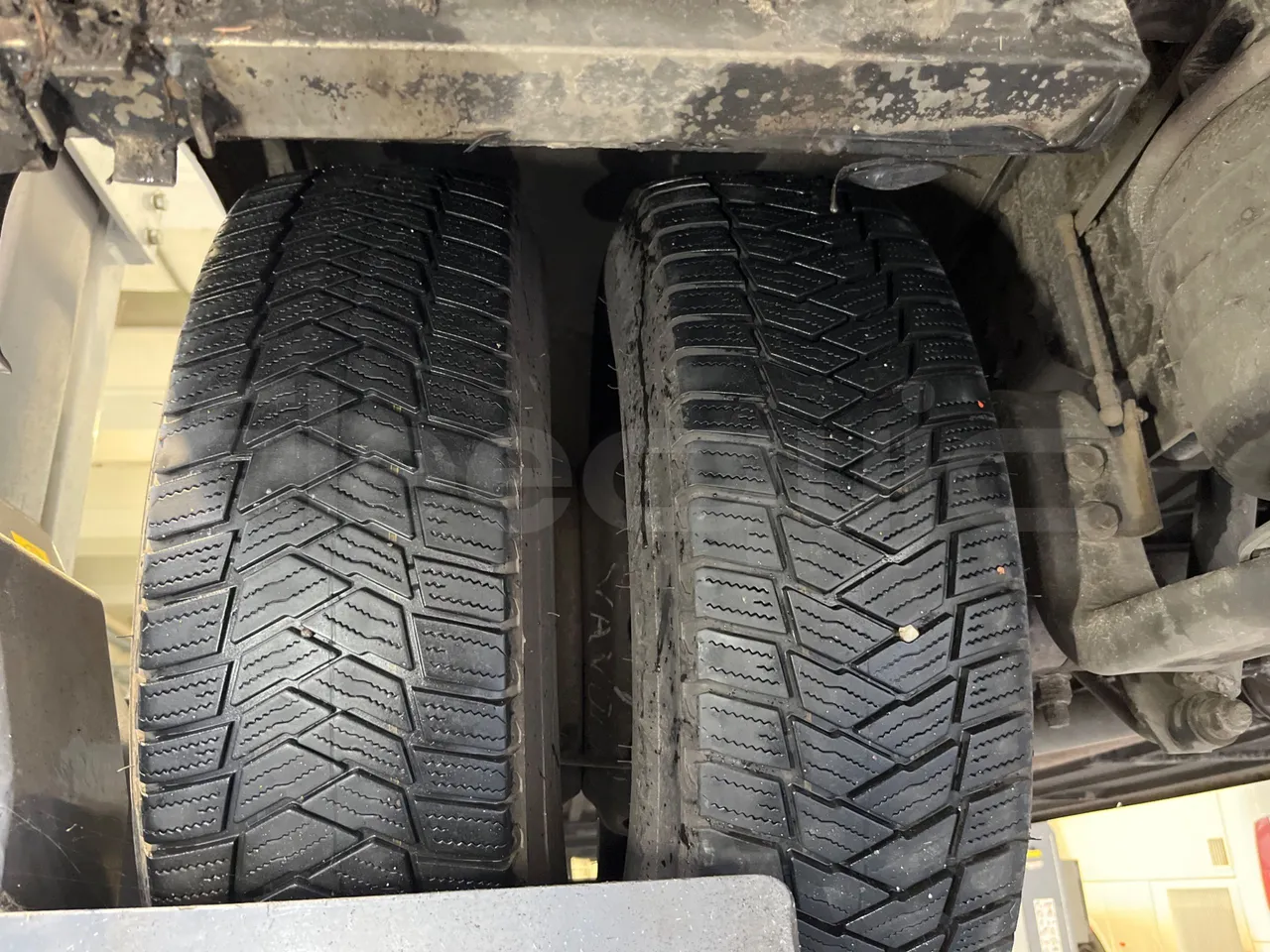 Iveco Daily DYPARRO - EUR6 - 312kW - 8.620m - tread condition front tires left