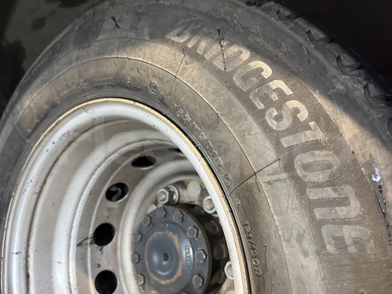 Iveco Daily DYPARRO - EUR6 - 312kW - 8.620m - tread condition front tires right