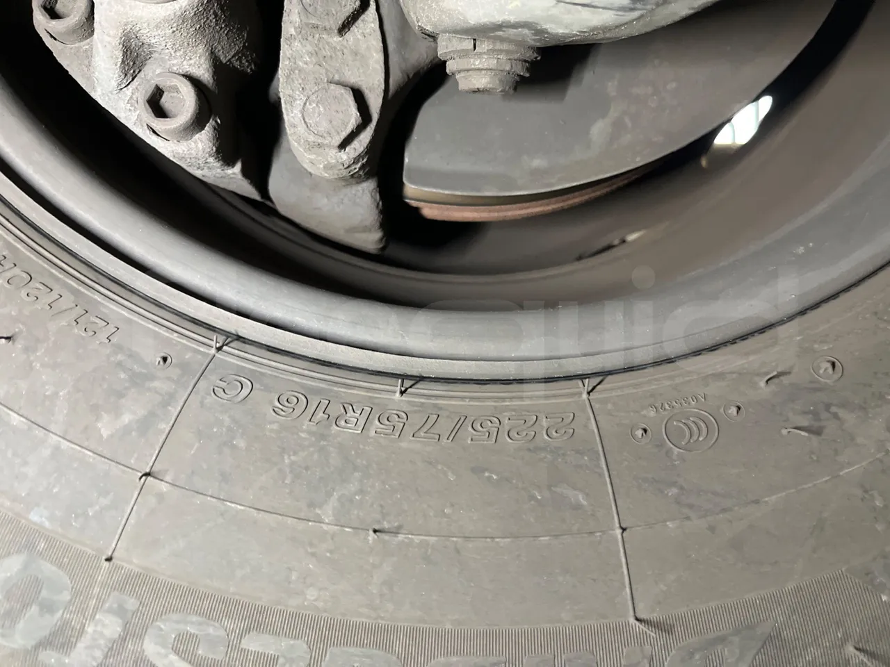 Iveco Daily DYPARRO - EUR6 - 312kW - 8.620m - front left tire measurements