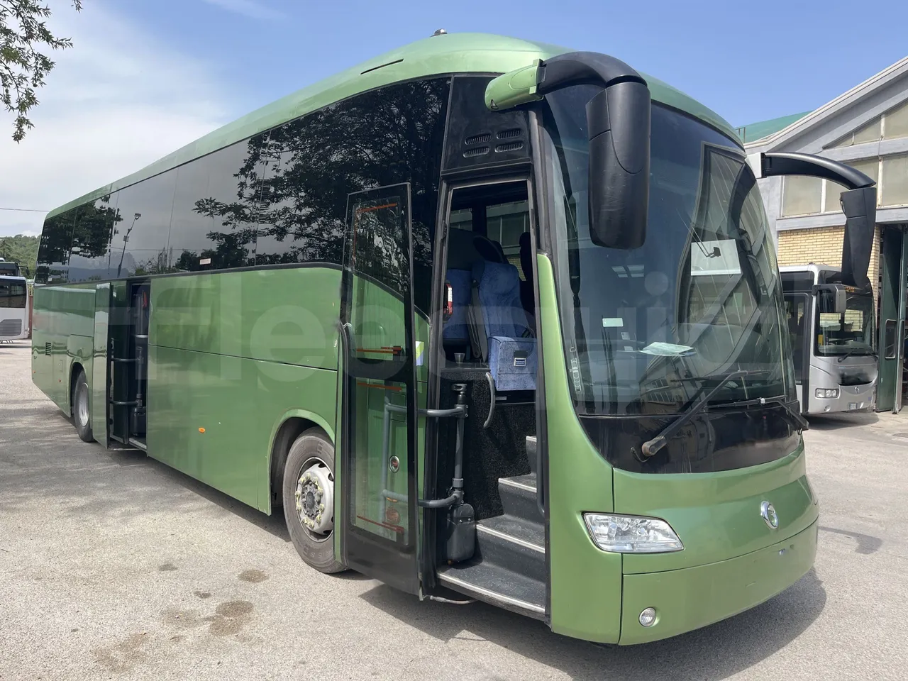 Iveco Domino - 3/4 right front doors open