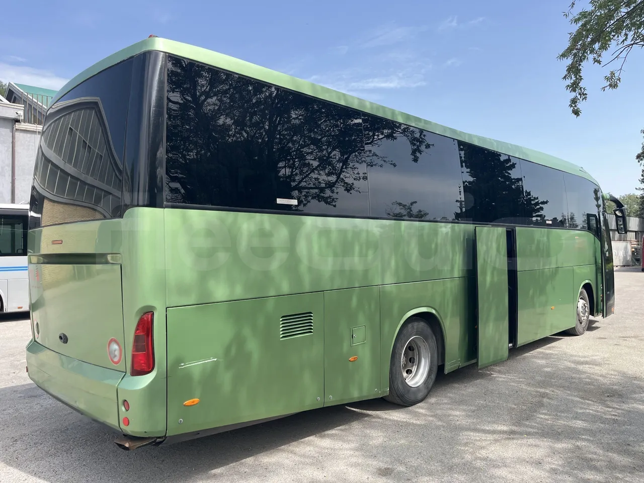 Iveco Domino - 3/4 right rear doors open