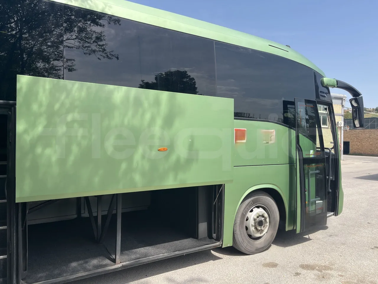 Iveco Domino - platform open photo