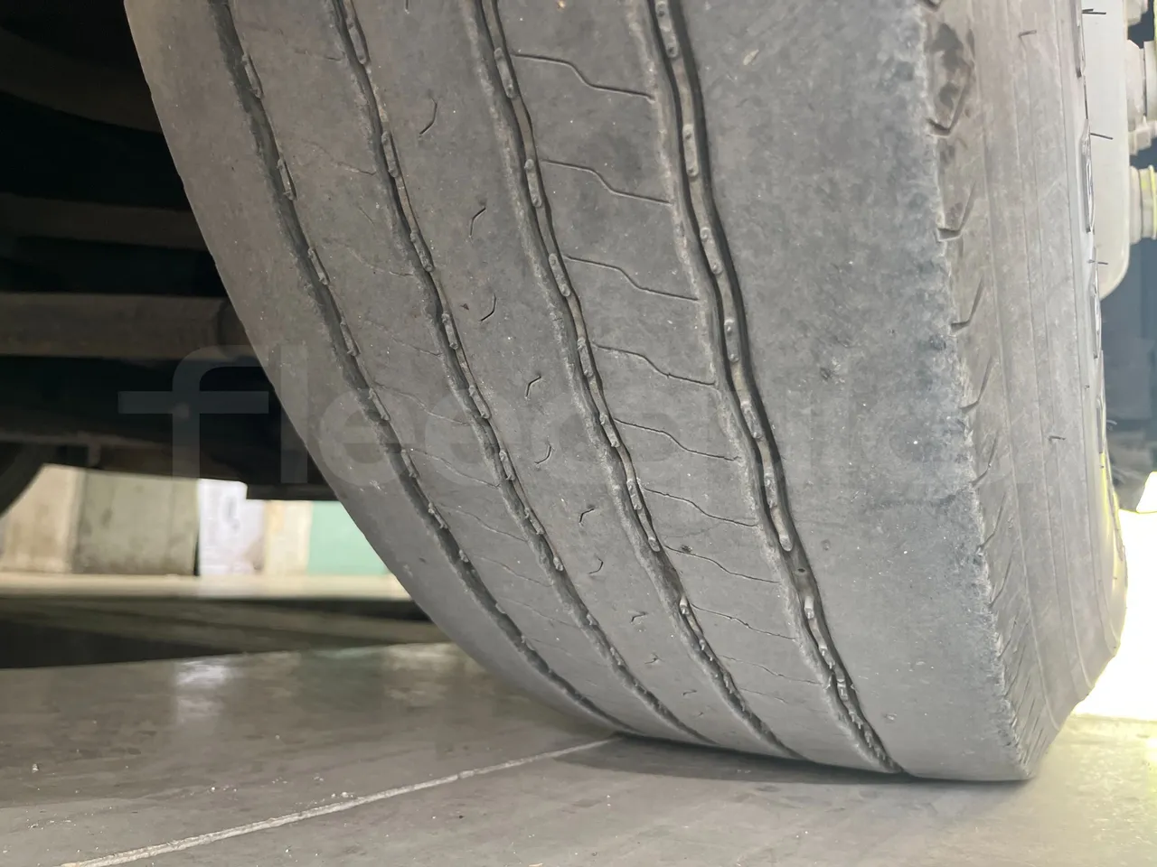 Iveco Domino - Second Axle Left Side: Tyre Size