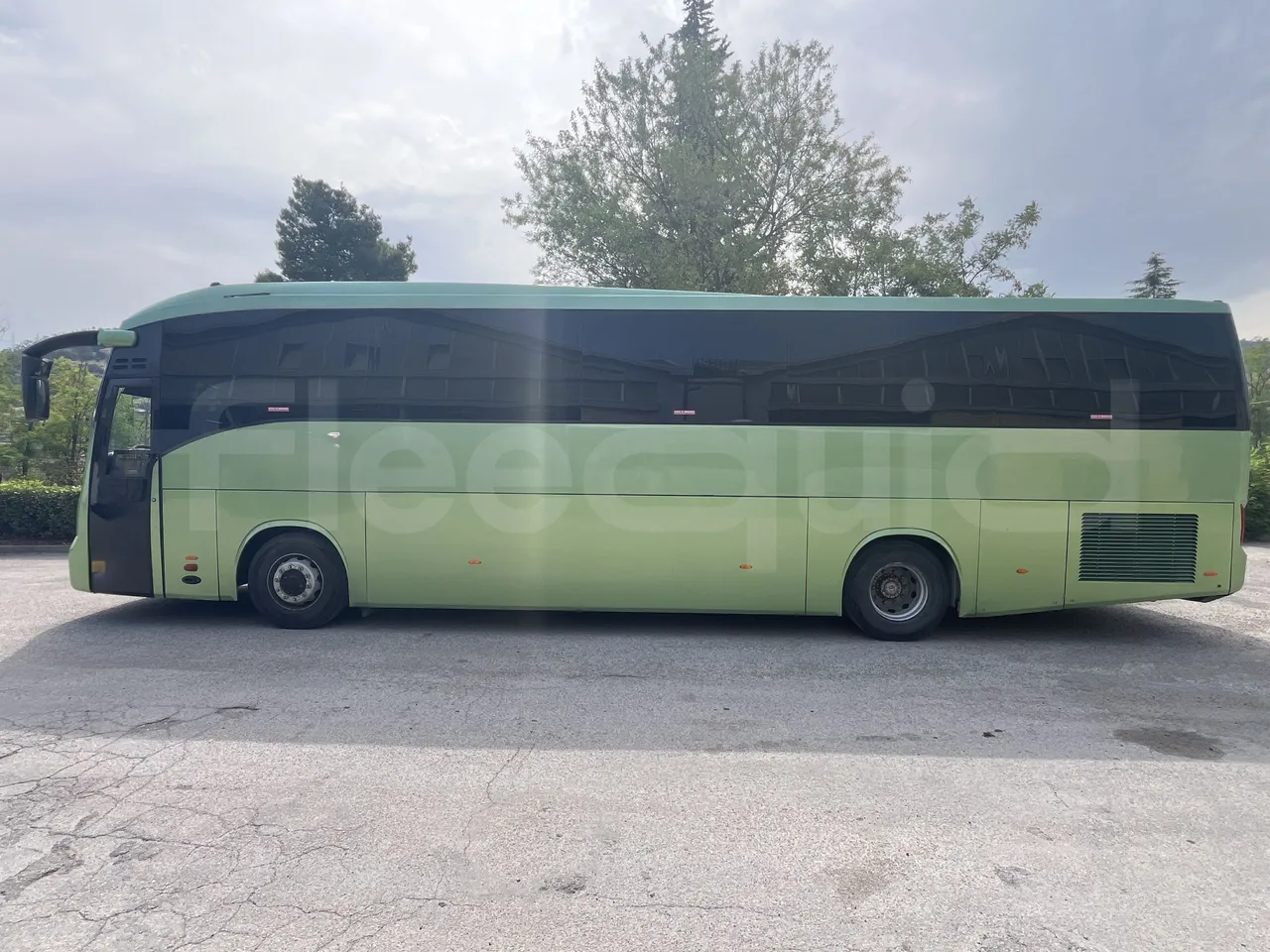 Iveco Domino - left side photo