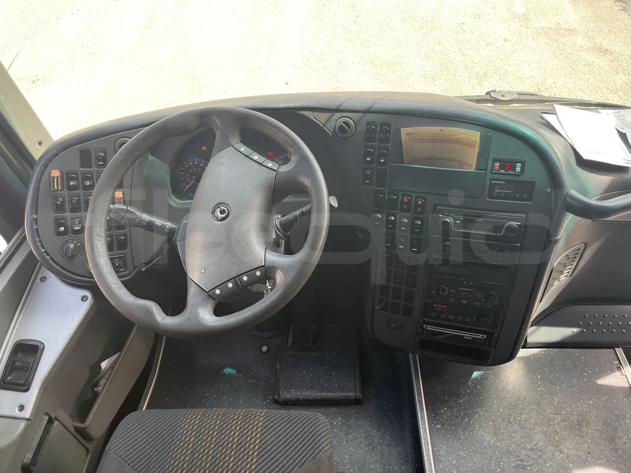 Iveco Domino - steering wheel photo