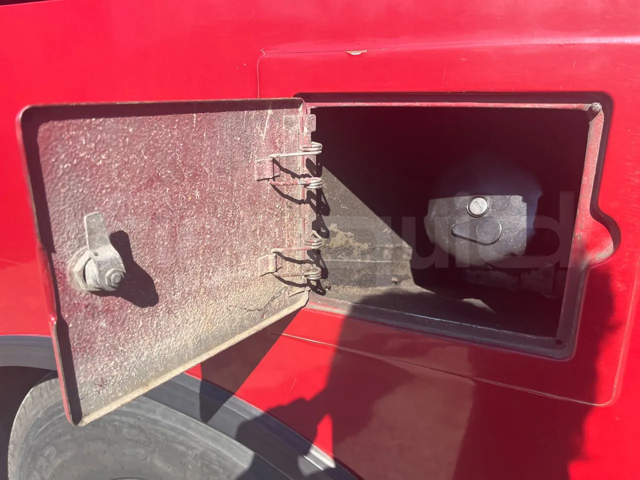 Man Ratio 18440/R33 - Euro 4 - 324 kW - 12,10 mt - 3/4 right front doors open