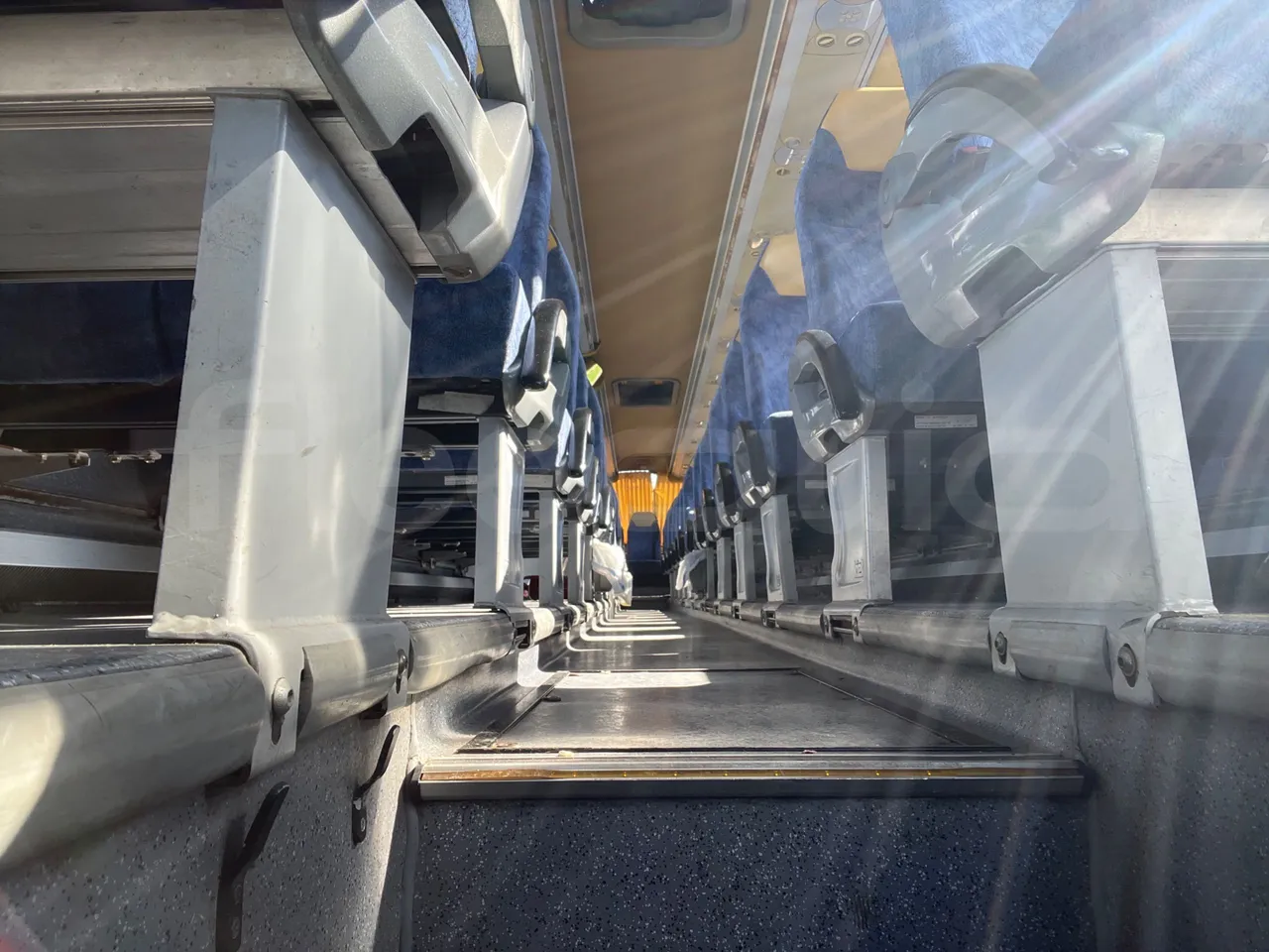 Man Ratio 18440/R33 - Euro 4 - 324 kW - 12,10 mt - seat brackets photo