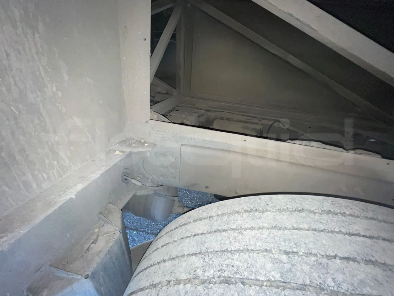 Man Ratio 18440/R33 - Euro 4 - 324 kW - 12,10 mt - axel 3 caliper brakes right