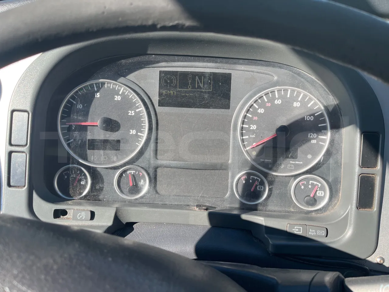 Man Ratio 18440/R33 - Euro 4 - 324 kW - 12,10 mt - dashboard lights on