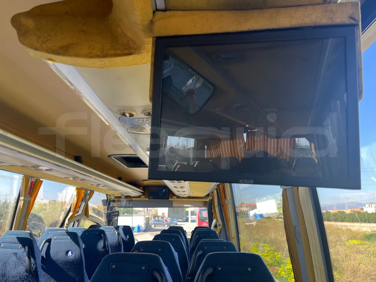 Man Ratio 18440/R33 - Euro 4 - 324 kW - 12,10 mt - single seat detail