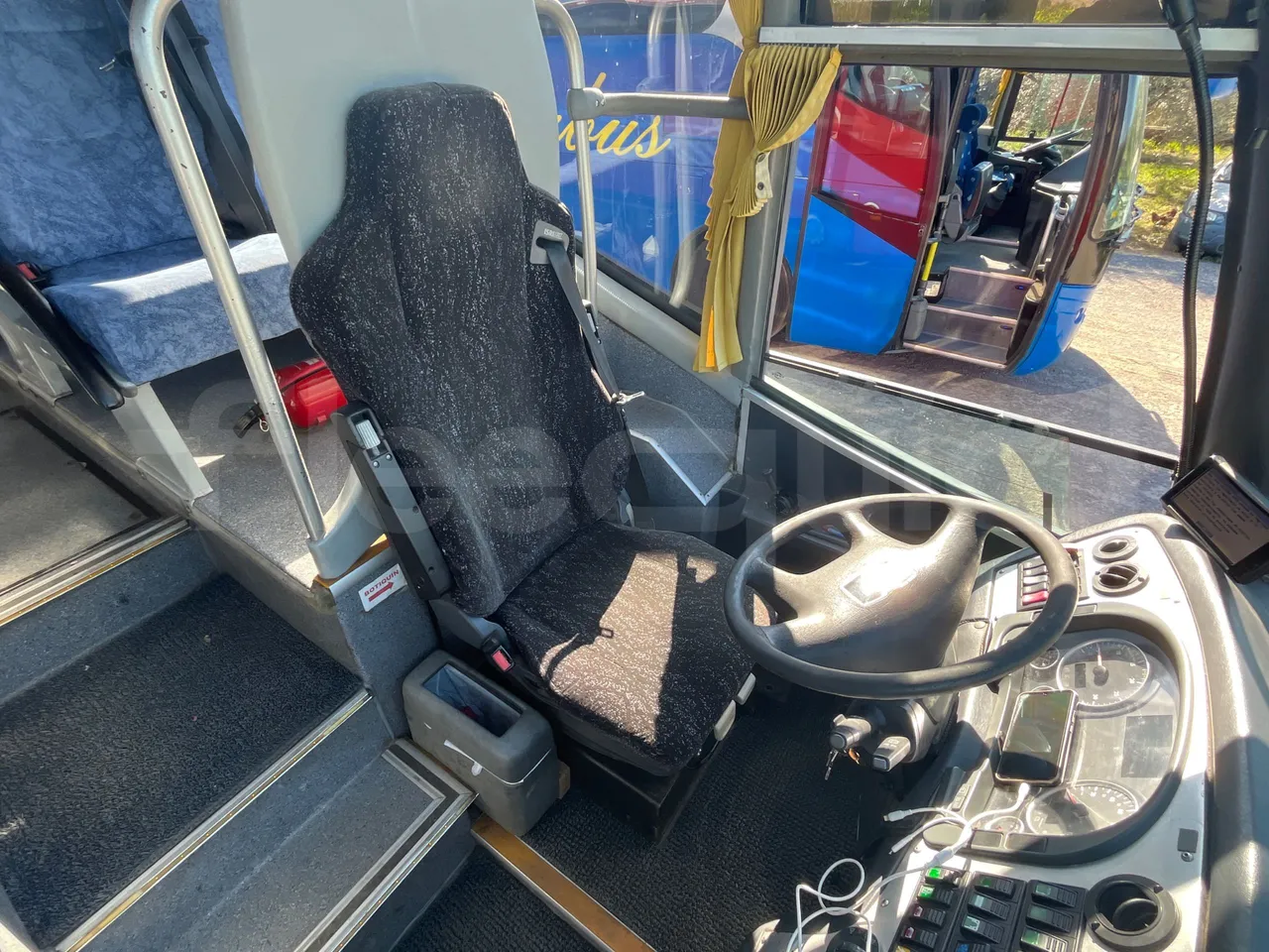 Man Ratio 18440/R33 - Euro 4 - 324 kW - 12,10 mt - driver's seat photo