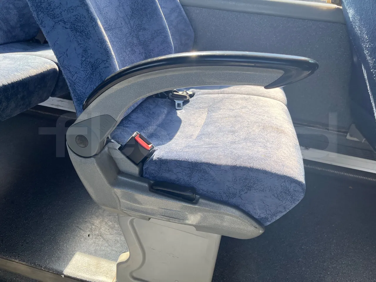 Man Ratio 18440/R33 - Euro 4 - 324 kW - 12,10 mt - floor hatches photo