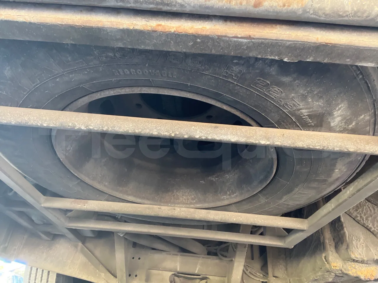 Man Ratio 18440/R33 - Euro 4 - 324 kW - 12,10 mt - tread condition second axle tires left