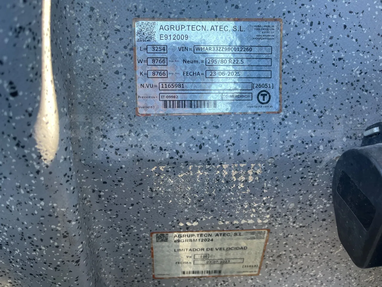 Man Ratio 18440/R33 - Euro 4 - 324 kW - 12,10 mt - seat plate photo