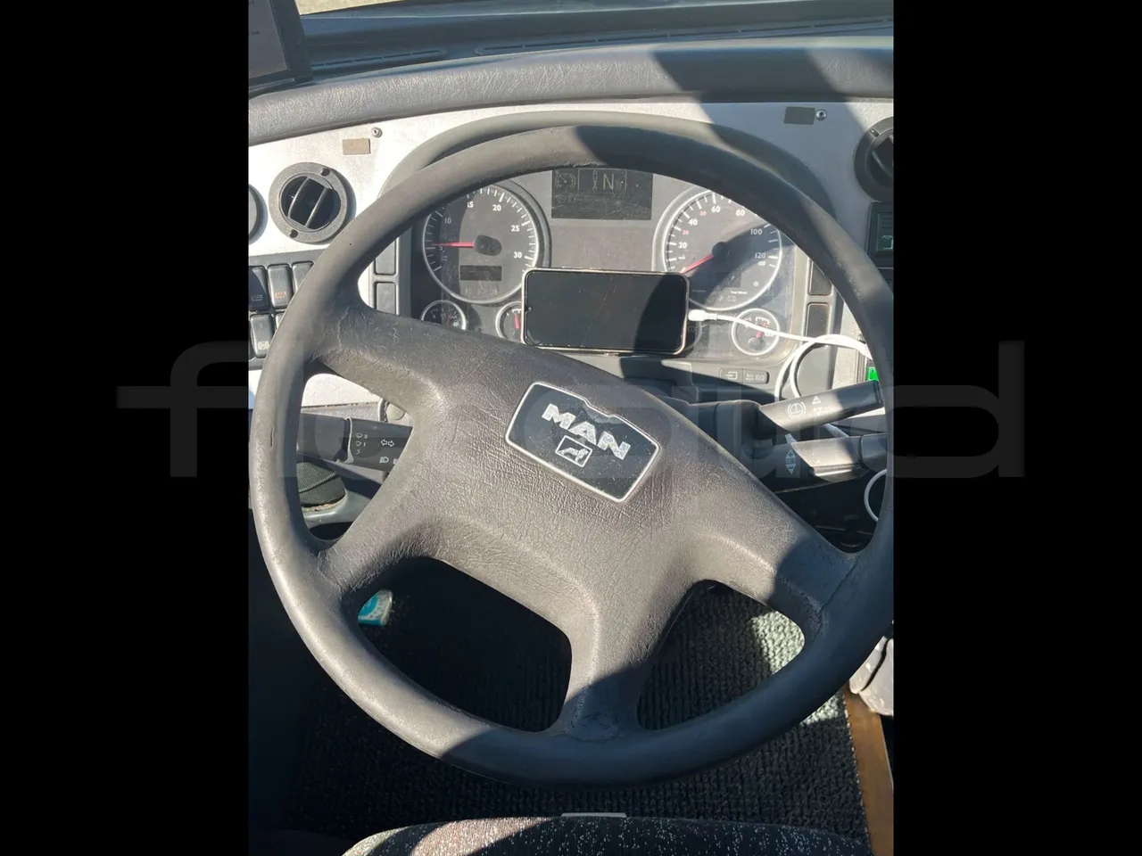 Man Ratio 18440/R33 - Euro 4 - 324 kW - 12,10 mt - steering wheel photo